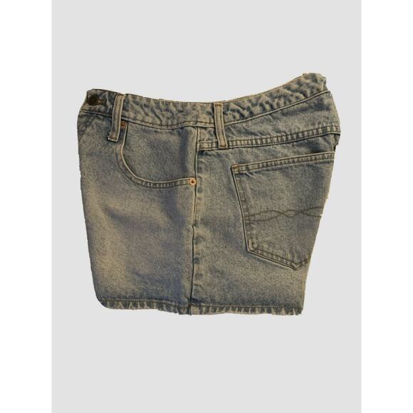 Size 9 Women/Junior Shorts L.E.I. Short Shorts Booty Denim 5 Pocket Med Wash GUC - Picture 1 of 11